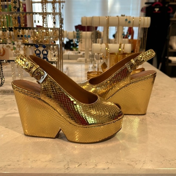 Robert Clergerie gold snake print embossed platform/wedge heels - Picture 1 of 6